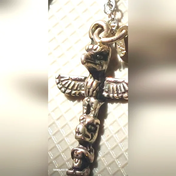 Totem pole charm on sterling chain native - Picture 1 of 13